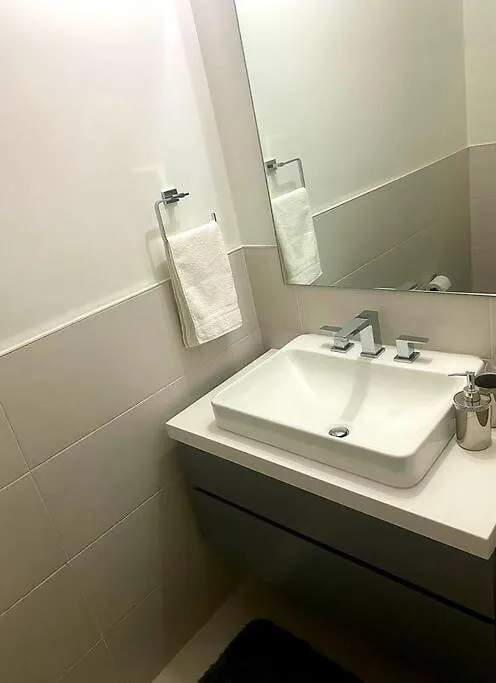 Arvie Suites Kingston Apartment